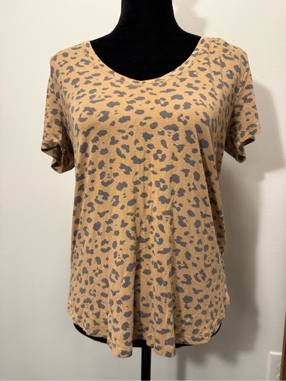 Abercrombie & Fitch Tan Leopard Print Short Sleeve Tee